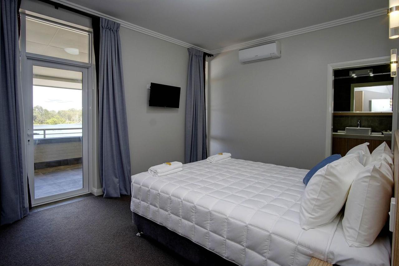 Lakes And Ocean Hotel Forster Exterior foto